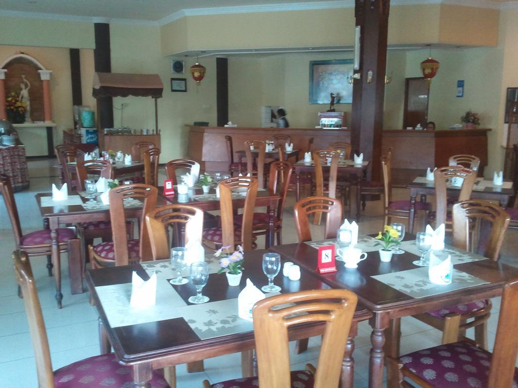 Jepara Indah Hotel Exterior photo