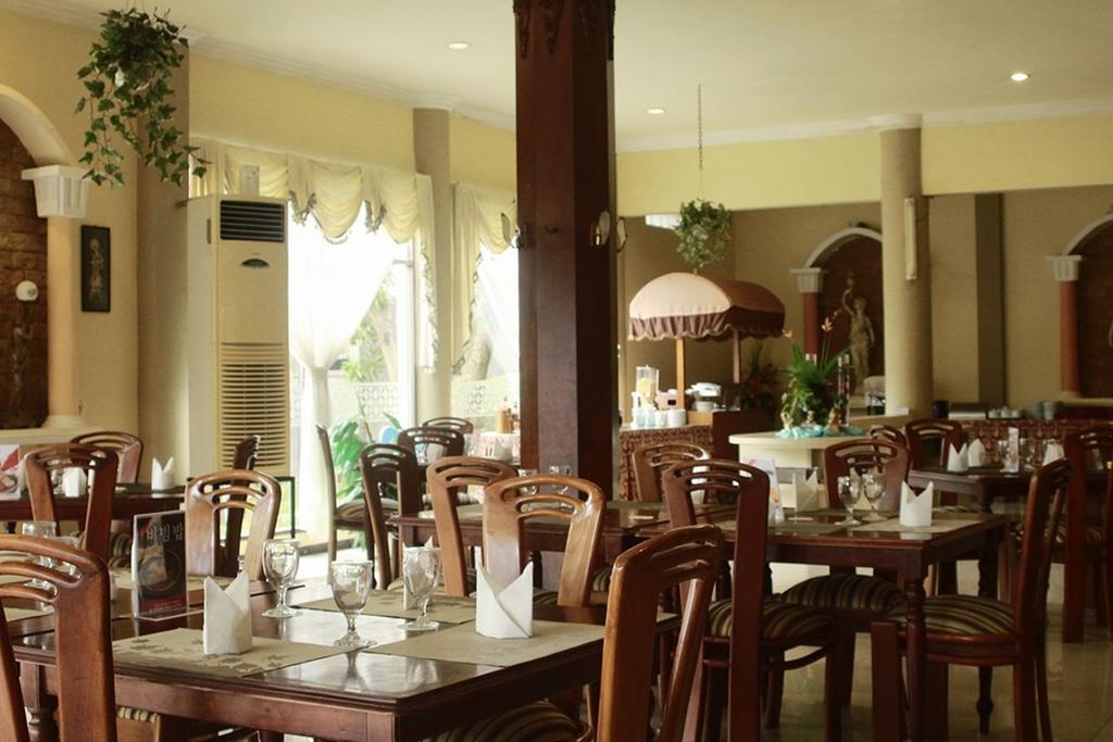Jepara Indah Hotel Exterior photo